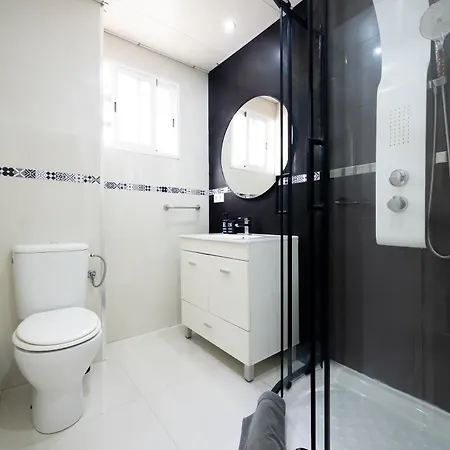 Steps From Alcazar Mosque. Heart Of St Basilio