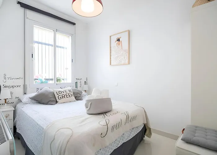 Steps From Alcazar Mosque. Heart Of St Basilio