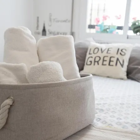 Steps From Alcazar Mosque. Heart Of St Basilio *