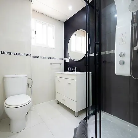 Steps From Alcazar Mosque. Heart Of St Basilio *