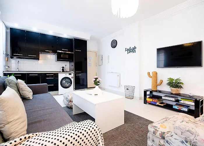 Steps From Alcazar Mosque. Heart Of St Basilio Kordoba